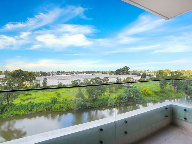 Modern Spacious One bedroom unit with views!